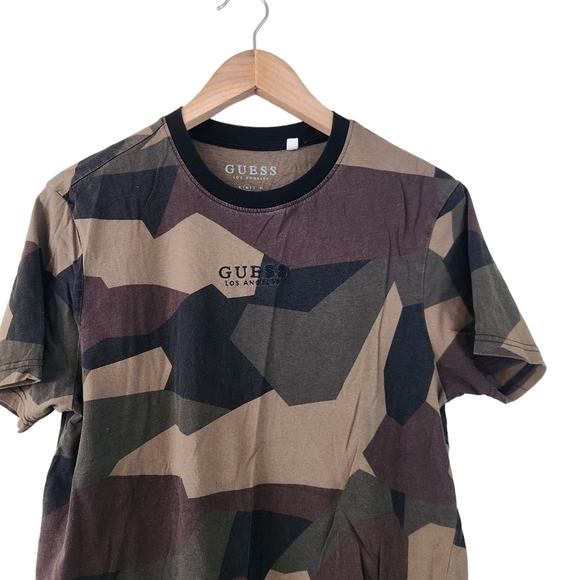 Guess Los Angeles camo short-sleeve Pull-over crew-neck tee-shirt - Picture 3 of 6